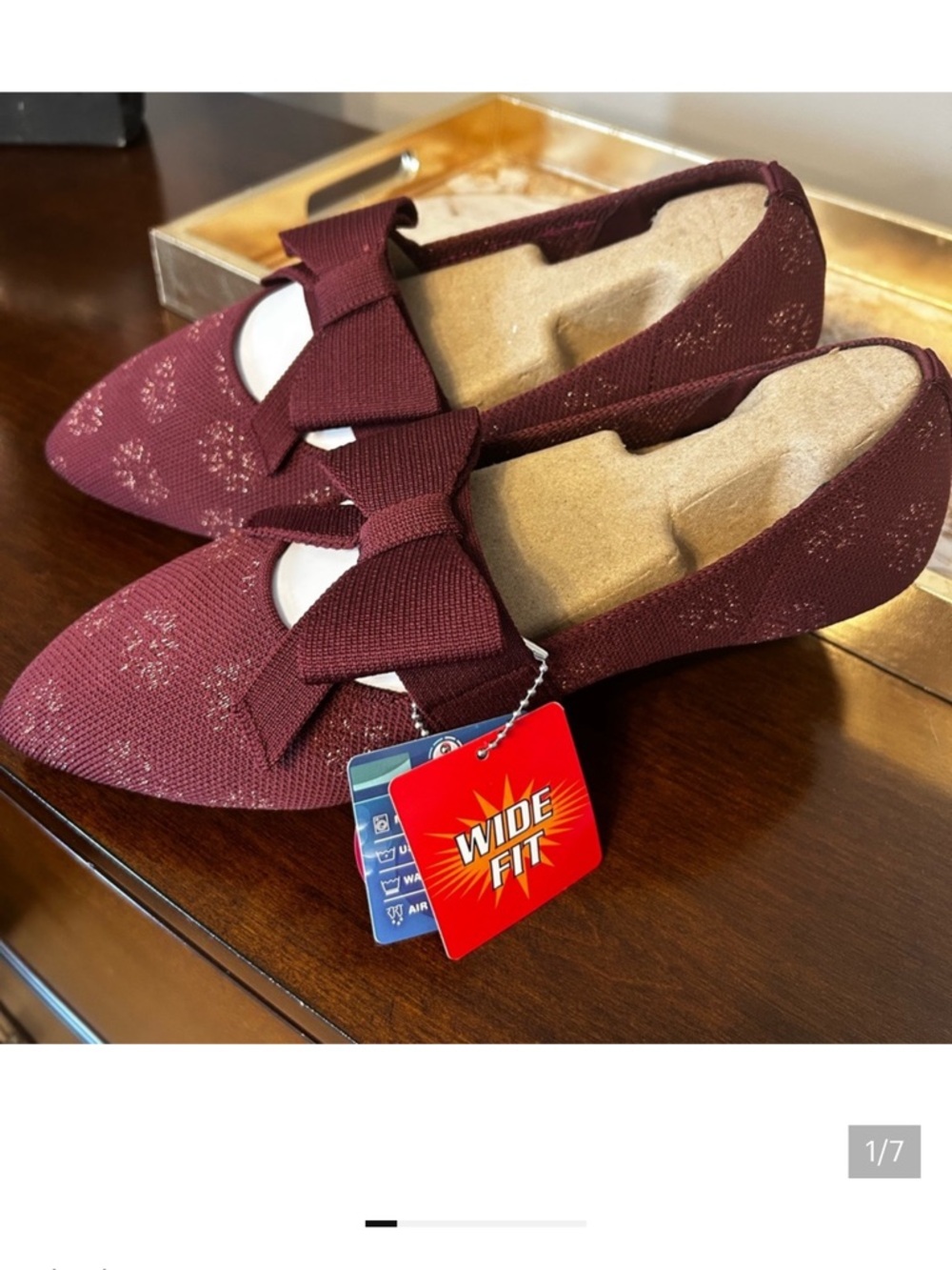 Skechers Wide Fit Pointed Bow Flats in Burgundy